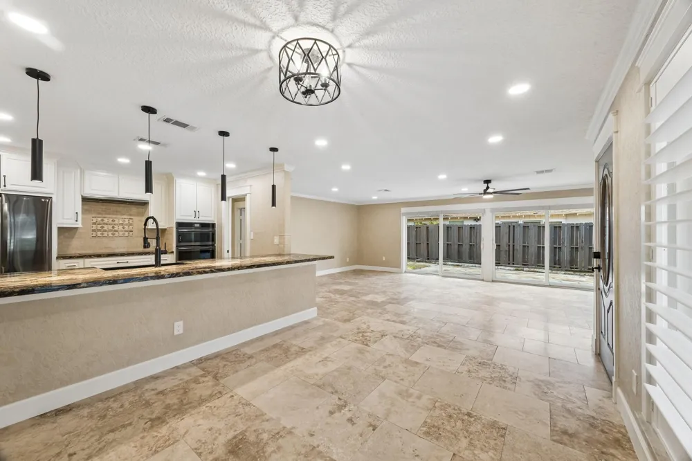 37 Champions Colony E Houston, TX 77069