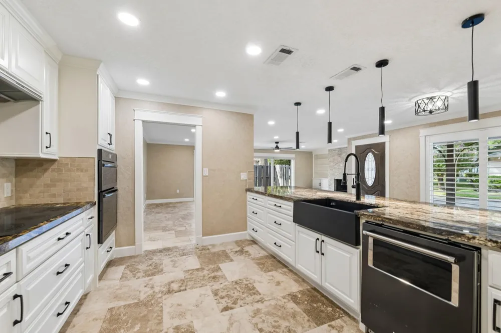 37 Champions Colony E Houston, TX 77069