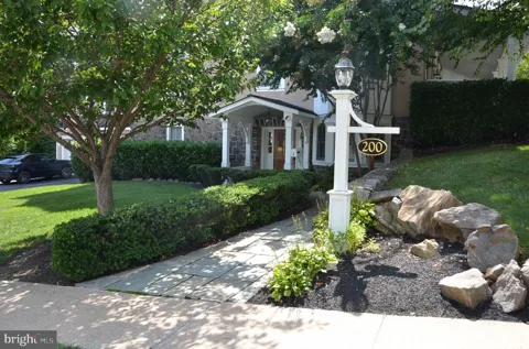200 W WAYNE AVENUE #1