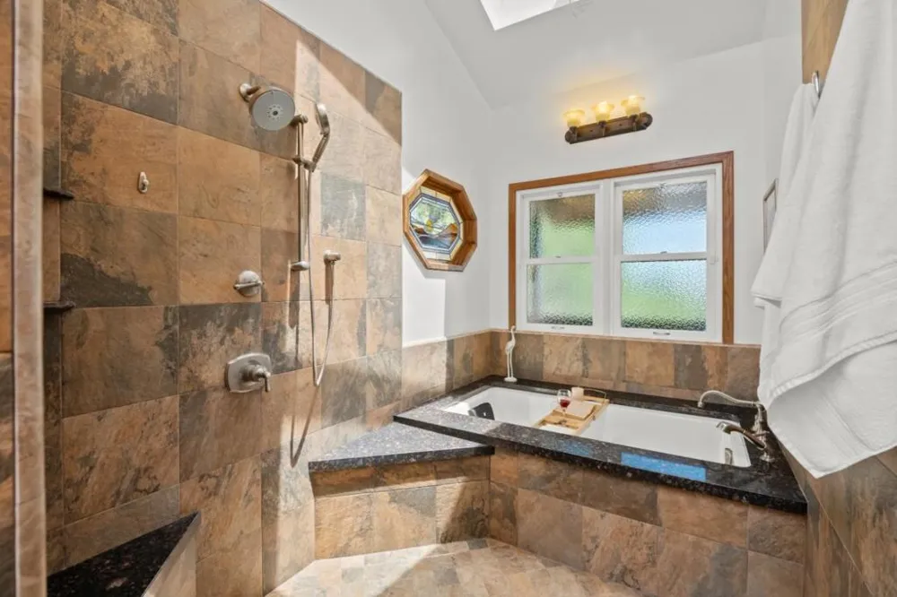 21100 Saratoga Hills Road Saratoga, CA 95070