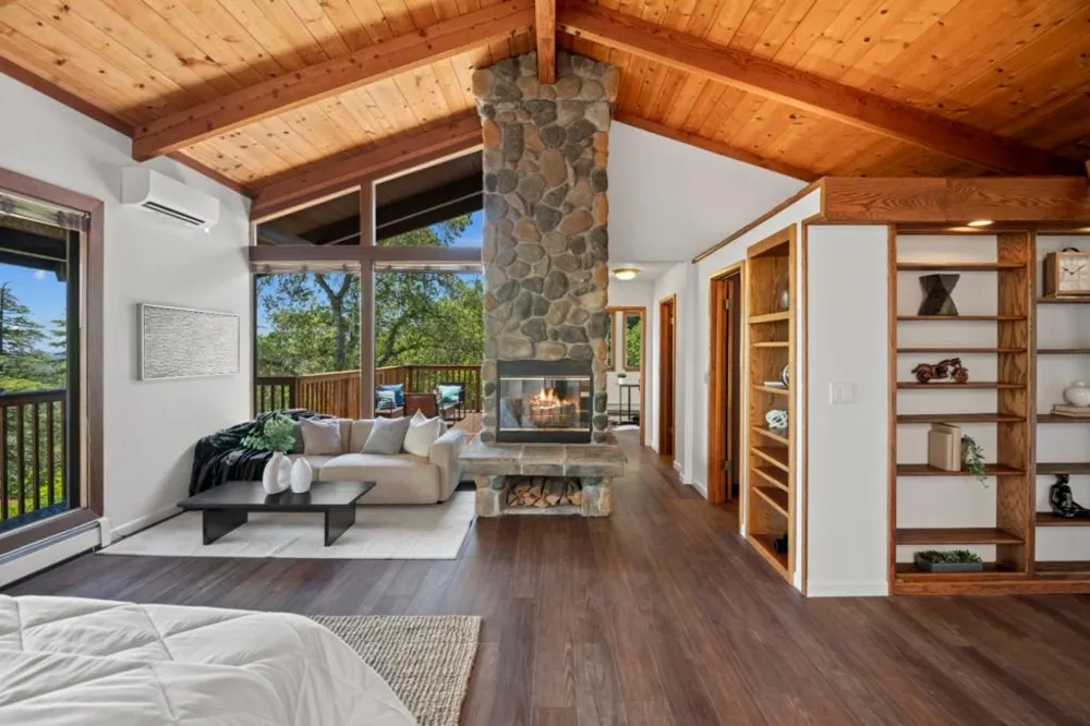 21100 Saratoga Hills Road Saratoga, CA 95070