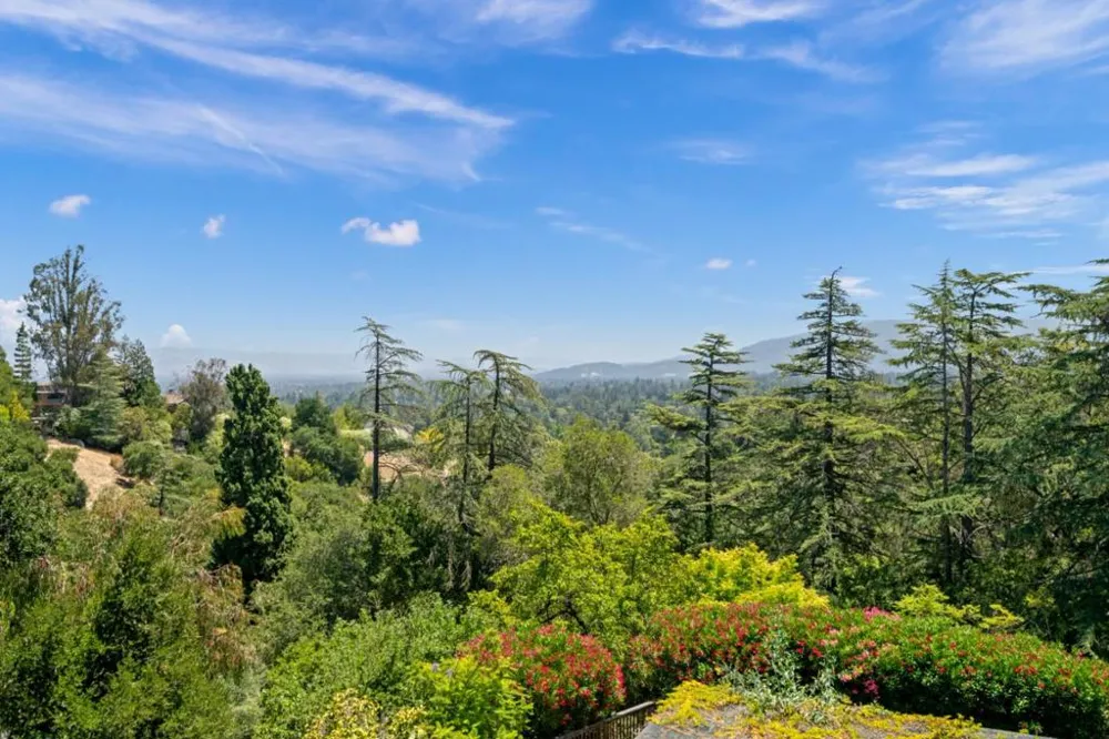 21100 Saratoga Hills Road Saratoga, CA 95070