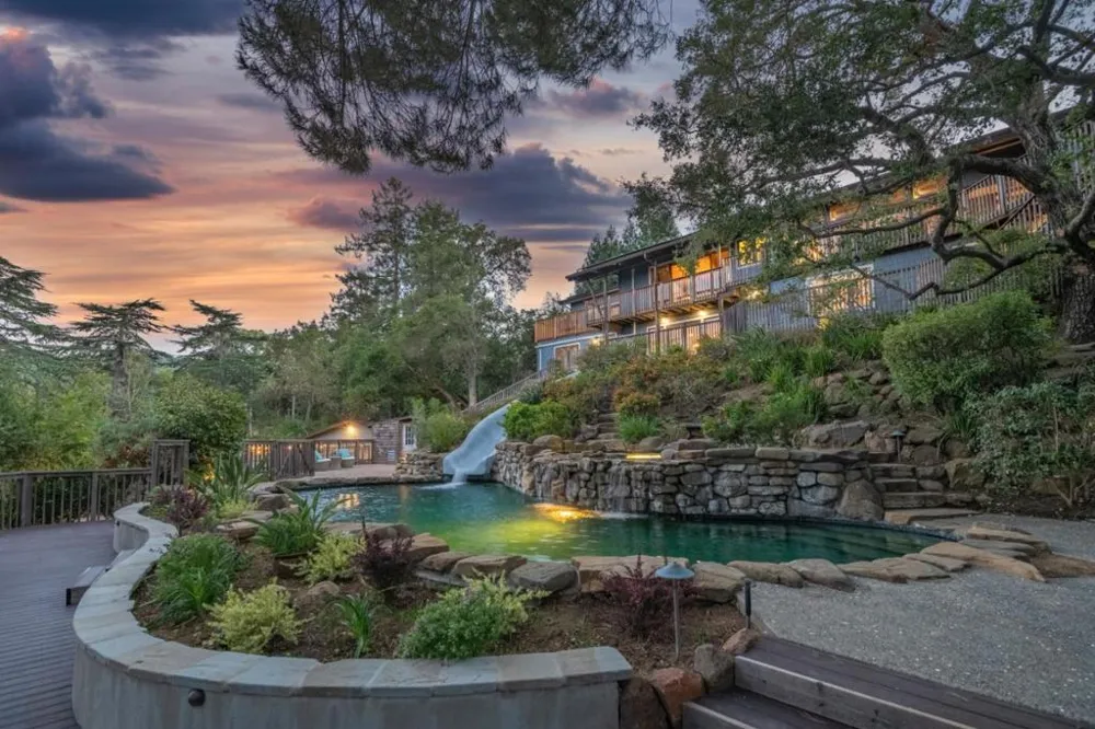 21100 Saratoga Hills Road Saratoga, CA 95070