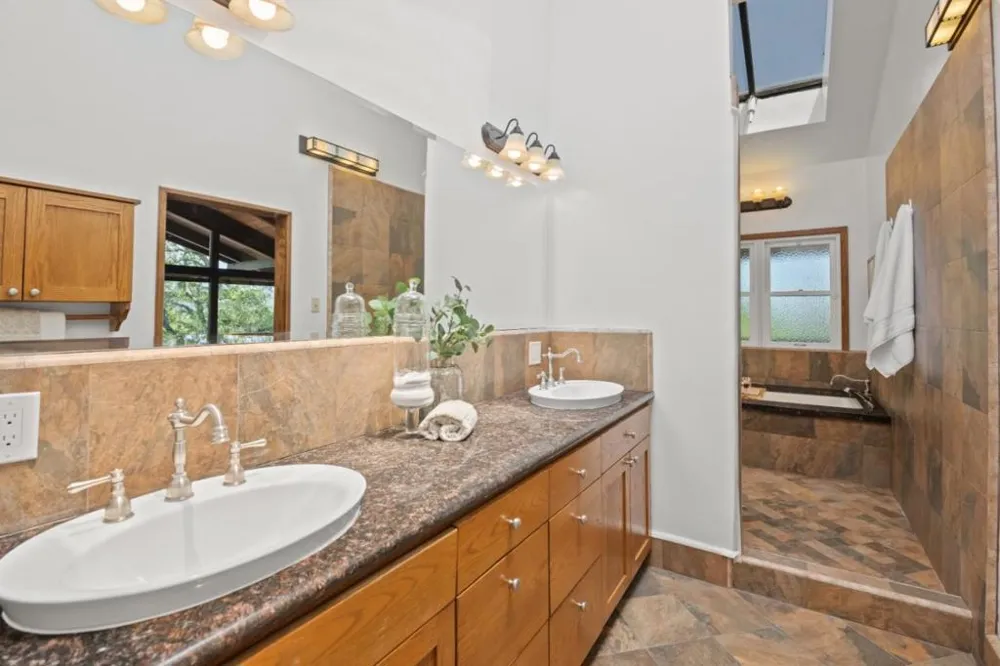 21100 Saratoga Hills Road Saratoga, CA 95070