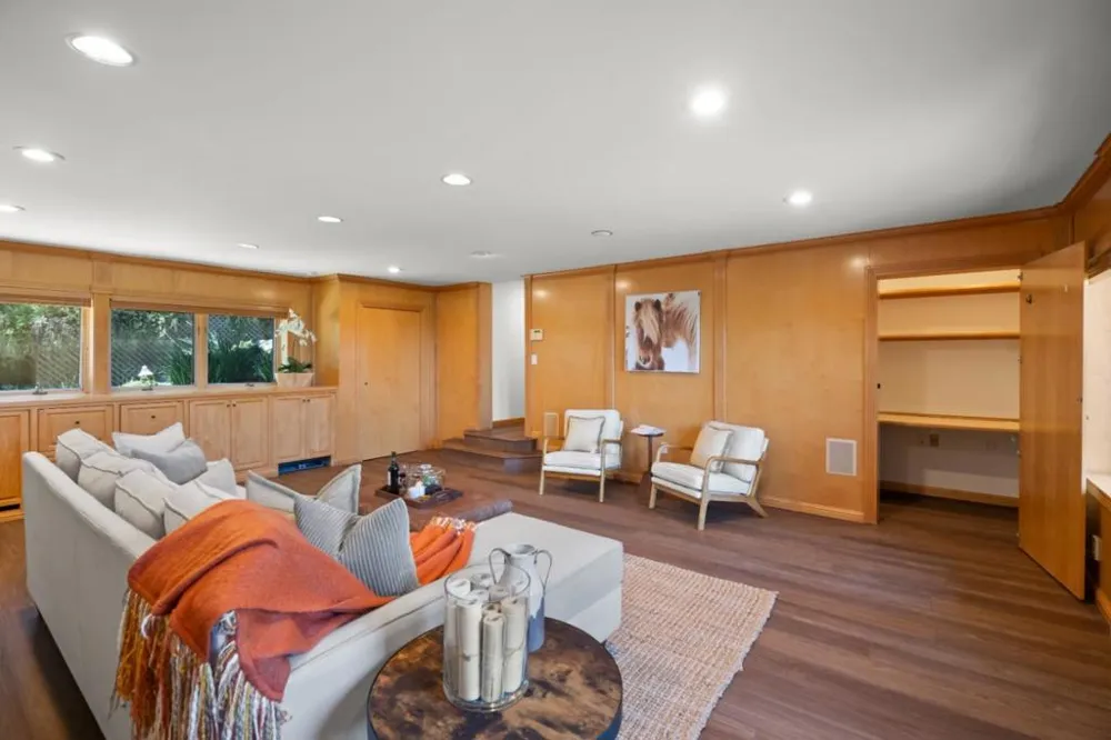 21100 Saratoga Hills Road Saratoga, CA 95070