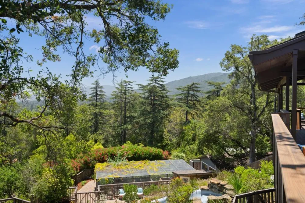 21100 Saratoga Hills Road Saratoga, CA 95070
