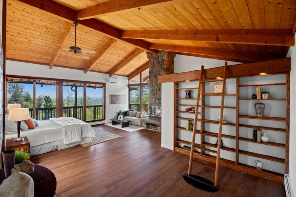 21100 Saratoga Hills Road Saratoga, CA 95070