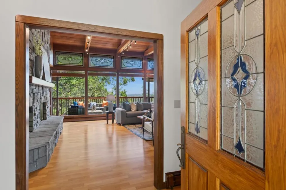 21100 Saratoga Hills Road Saratoga, CA 95070