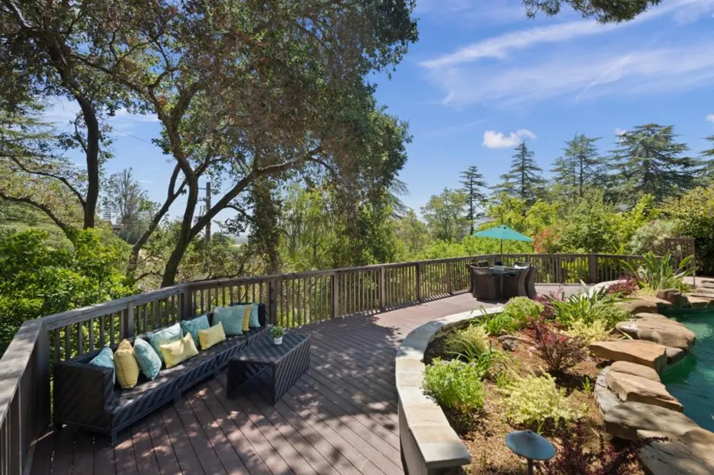 21100 Saratoga Hills Road Saratoga, CA 95070