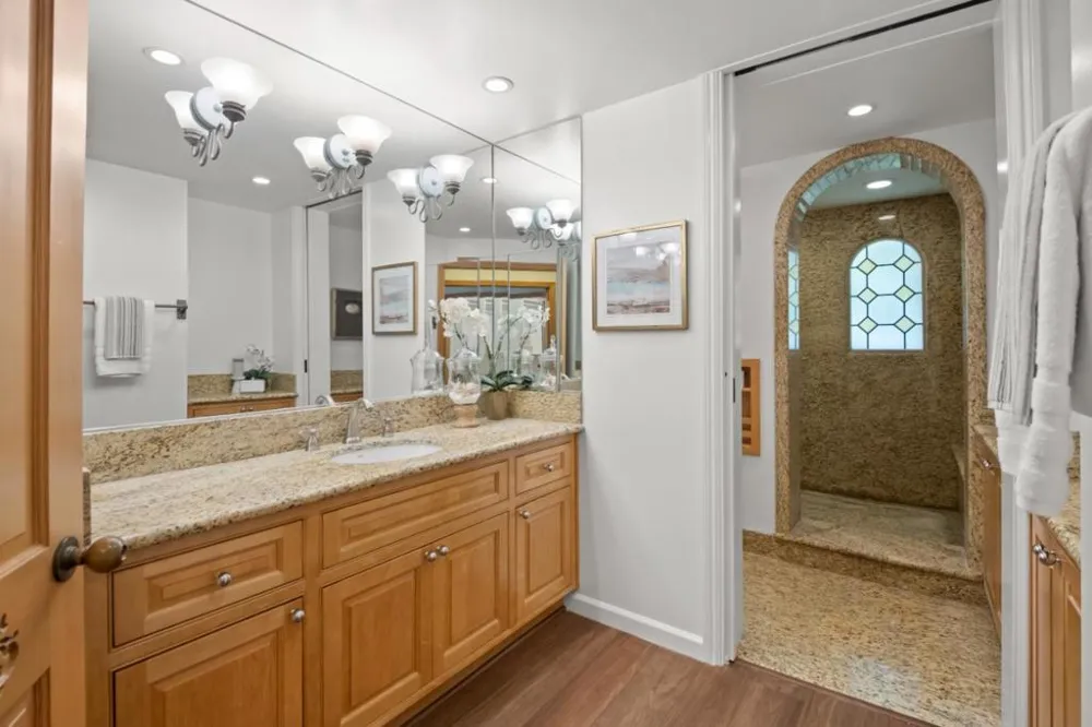 21100 Saratoga Hills Road Saratoga, CA 95070