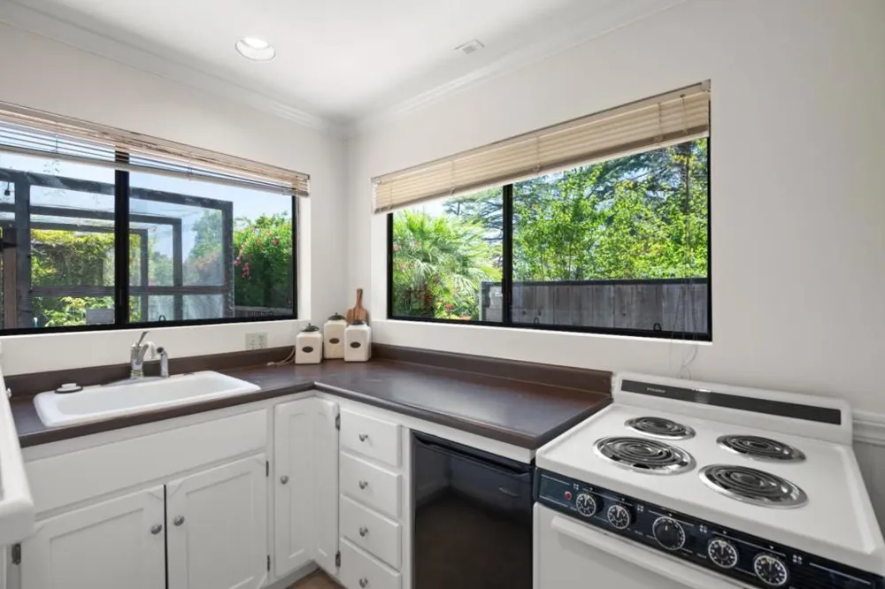 21100 Saratoga Hills Road Saratoga, CA 95070