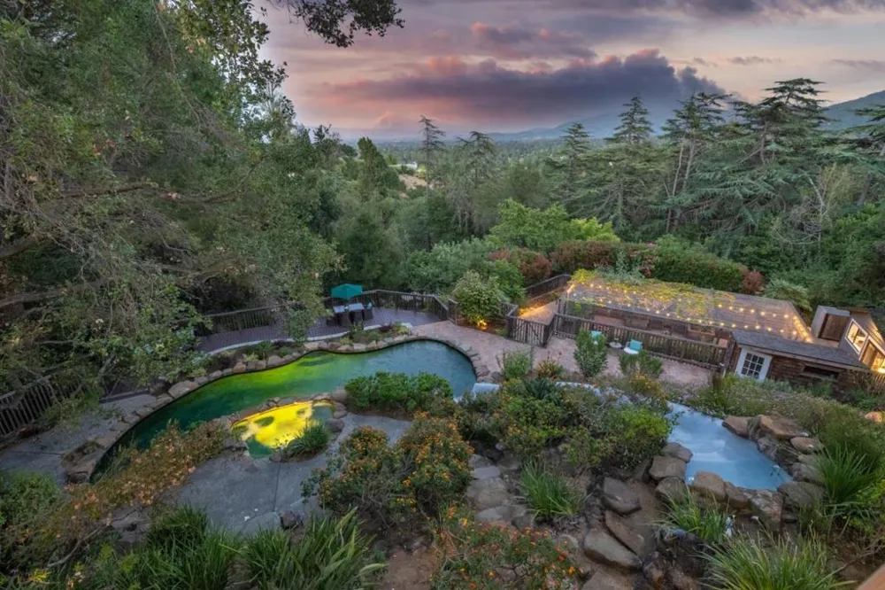 21100 Saratoga Hills Road Saratoga, CA 95070