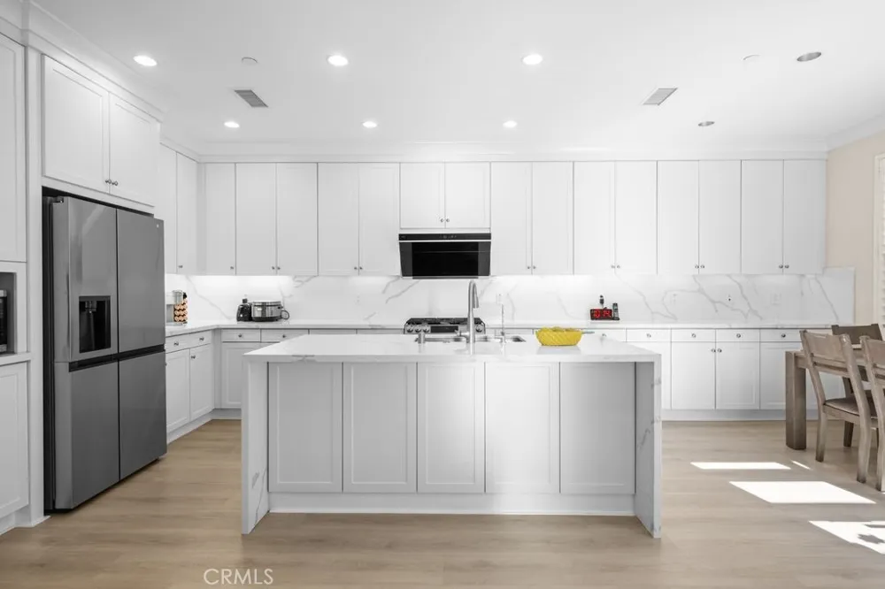 107 Overbrook Irvine, CA 92620