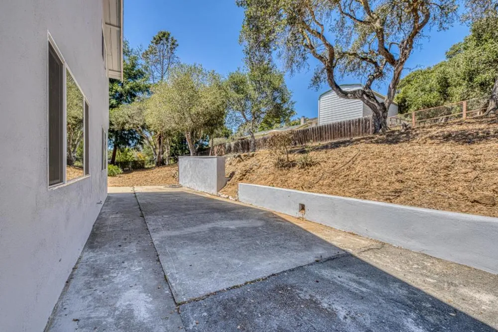 17963 Berta Canyon Road Salinas, CA 93907