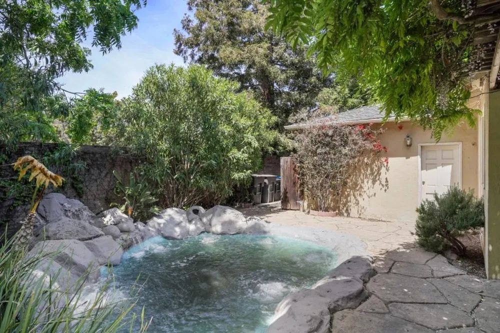 101 Sleeper Avenue Mountain View, CA 94040