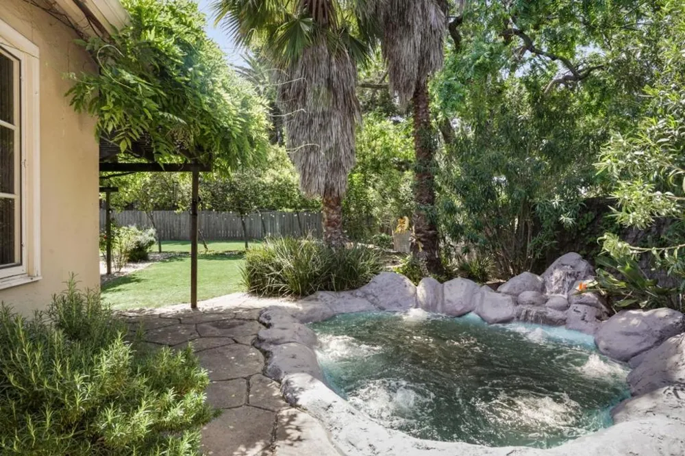 101 Sleeper Avenue Mountain View, CA 94040