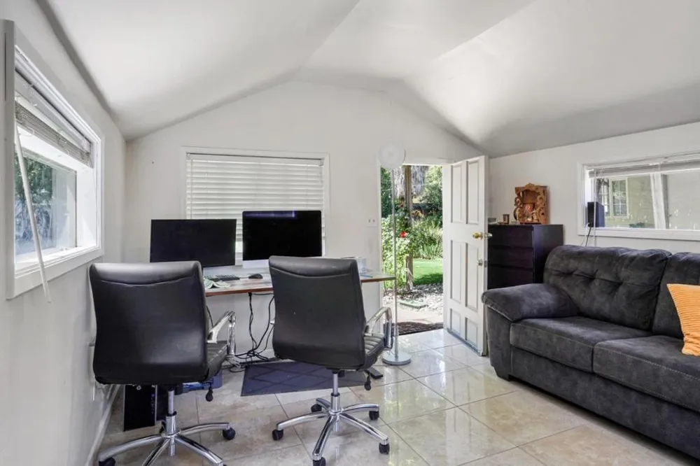 101 Sleeper Avenue Mountain View, CA 94040