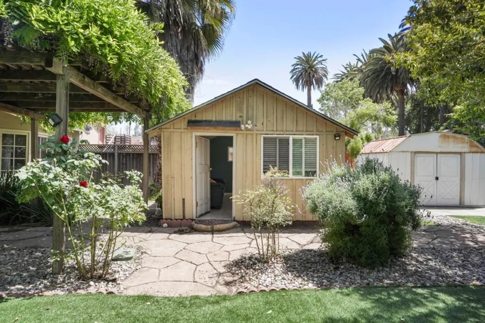 101 Sleeper Avenue Mountain View, CA 94040