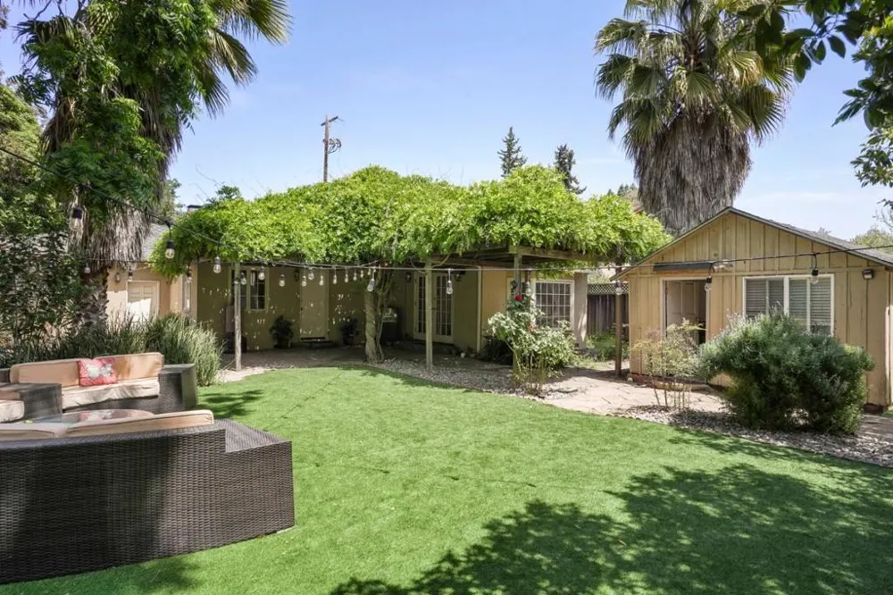 101 Sleeper Avenue Mountain View, CA 94040