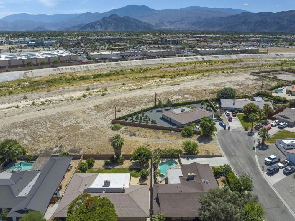 Hummingbird LN La Quinta, CA 92253