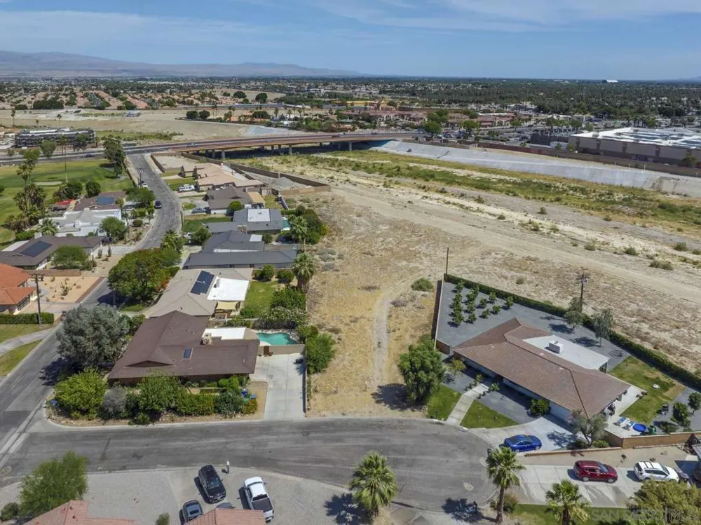 Hummingbird LN La Quinta, CA 92253