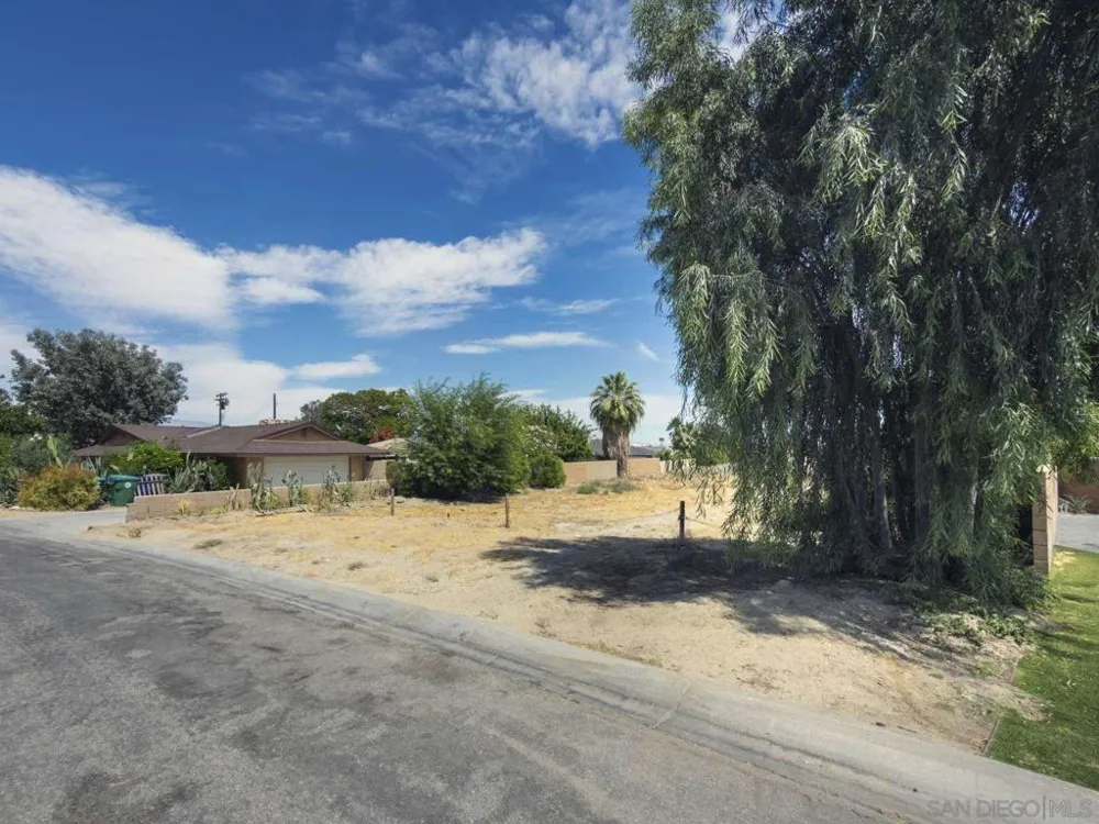 Hummingbird LN La Quinta, CA 92253