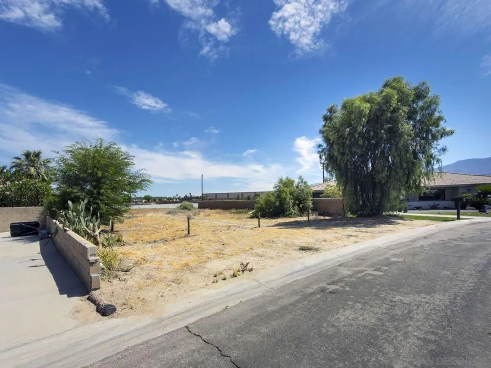 Hummingbird LN La Quinta, CA 92253