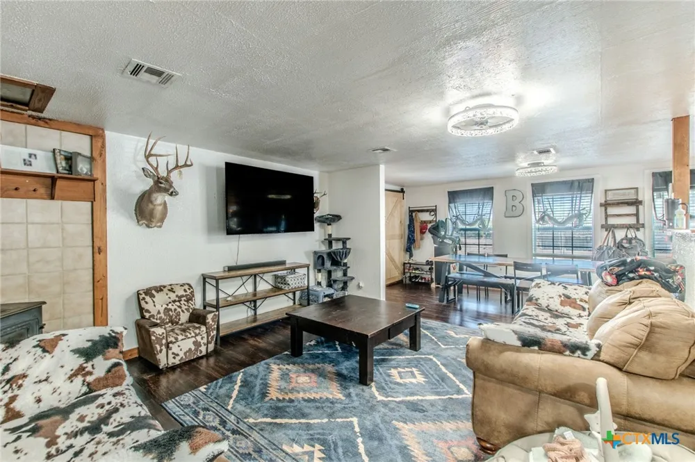 4560 County Road 107 Gatesville, TX 76528