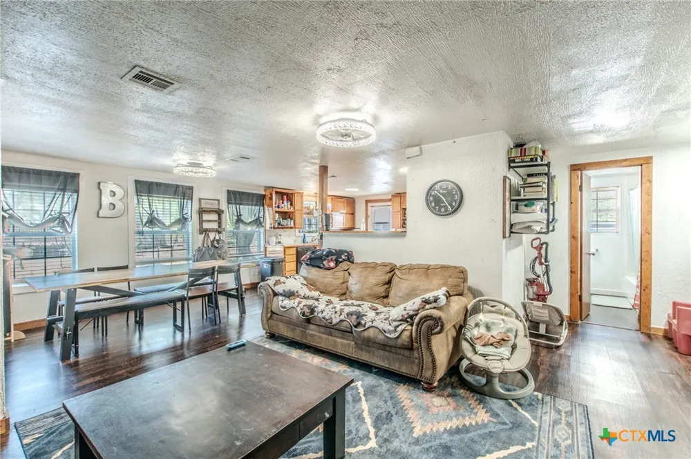 4560 County Road 107 Gatesville, TX 76528