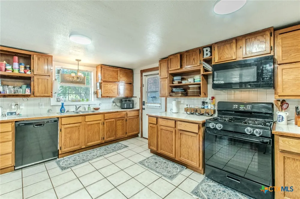 4560 County Road 107 Gatesville, TX 76528
