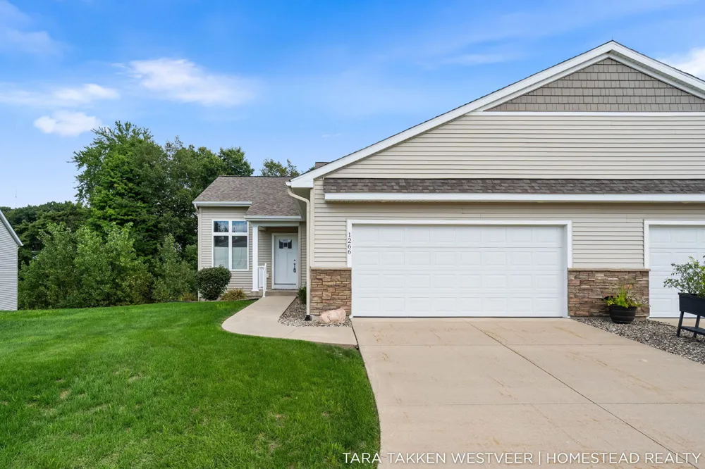 1266 S Village Circle Kalamazoo, MI 49009