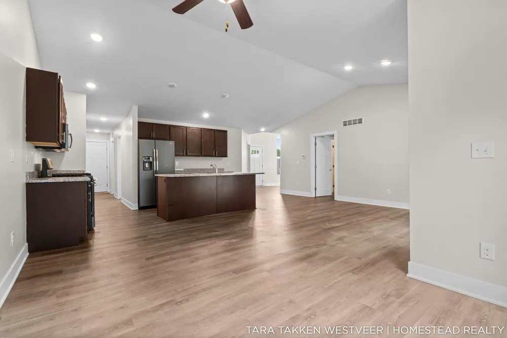 1266 S Village Circle Kalamazoo, MI 49009