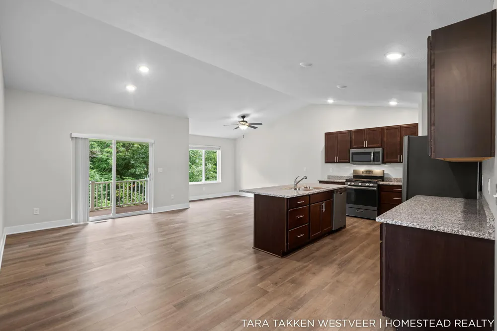 1266 S Village Circle Kalamazoo, MI 49009