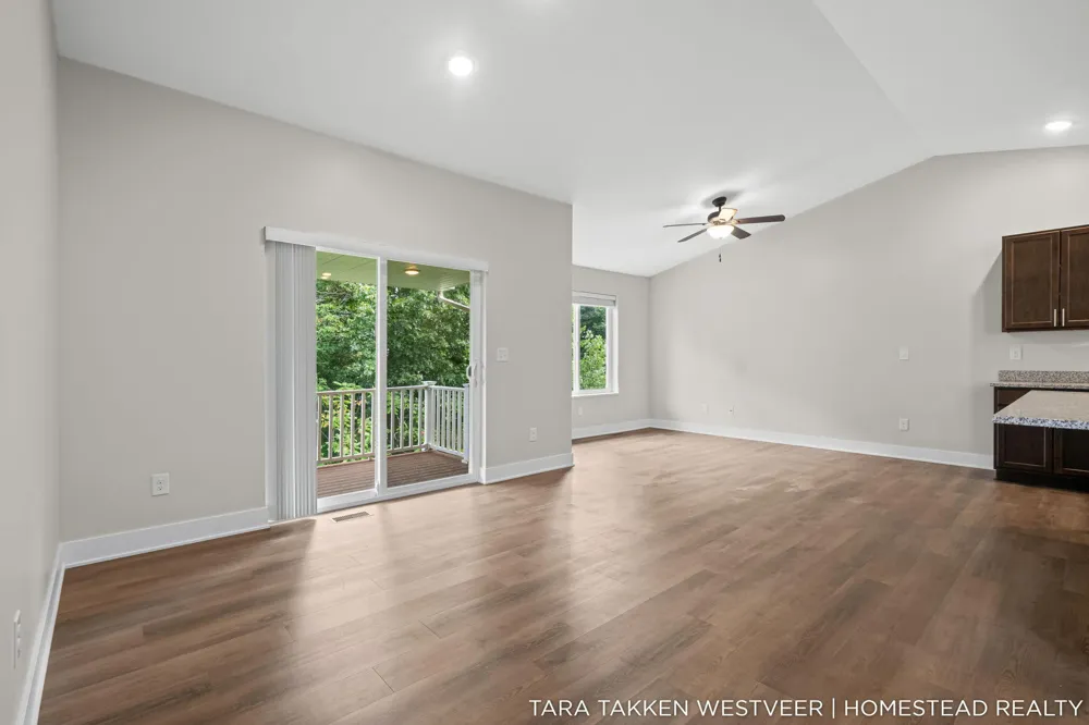1266 S Village Circle Kalamazoo, MI 49009