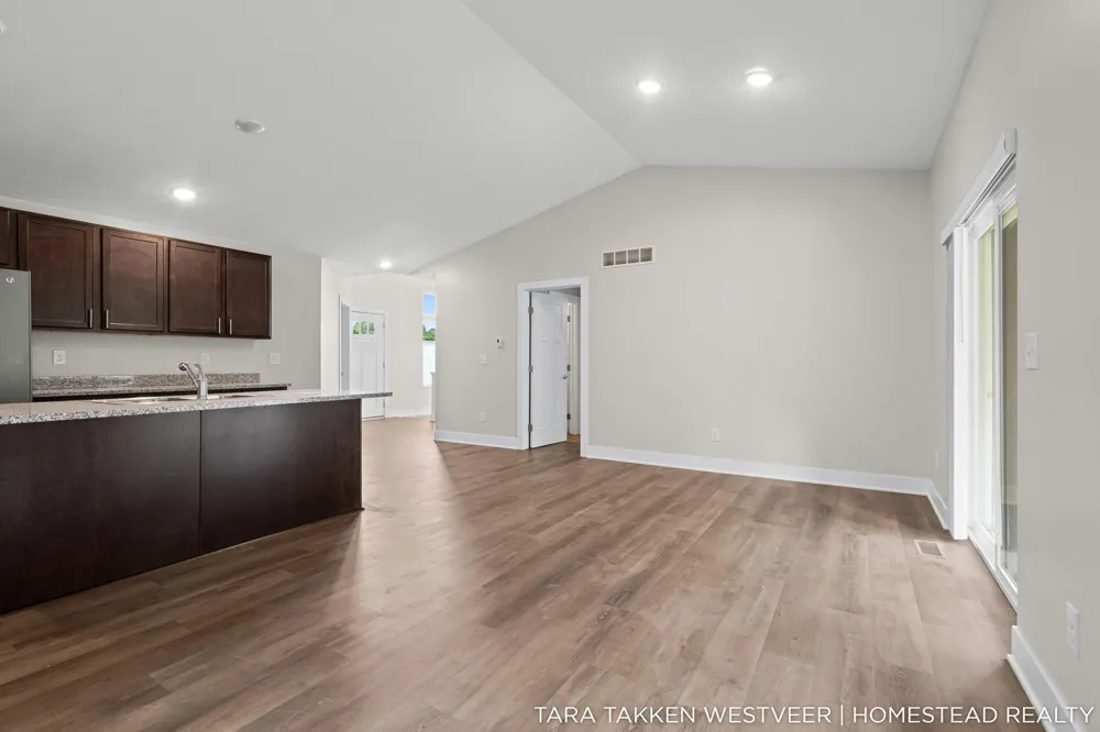 1266 S Village Circle Kalamazoo, MI 49009