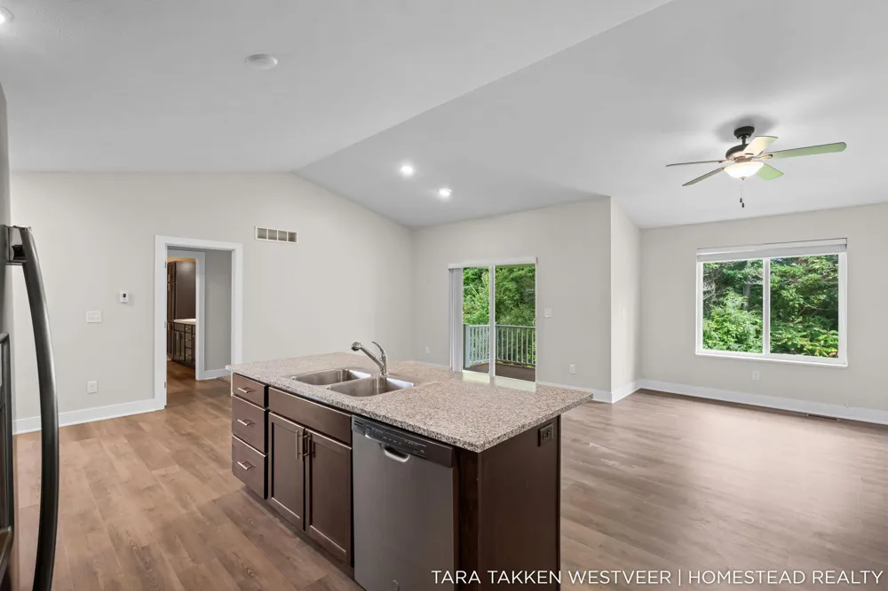1266 S Village Circle Kalamazoo, MI 49009