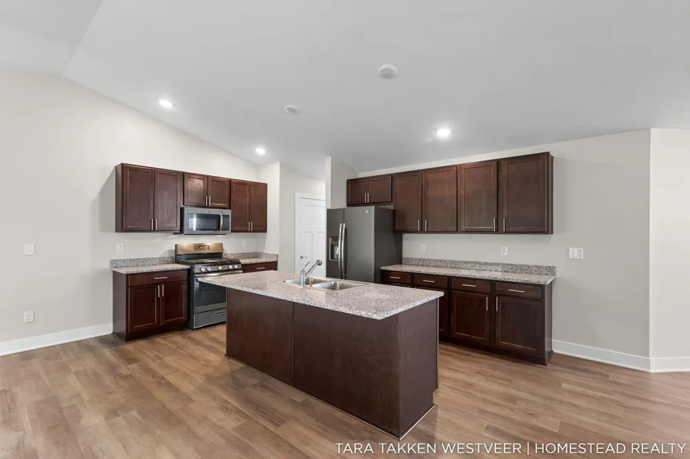 1266 S Village Circle Kalamazoo, MI 49009