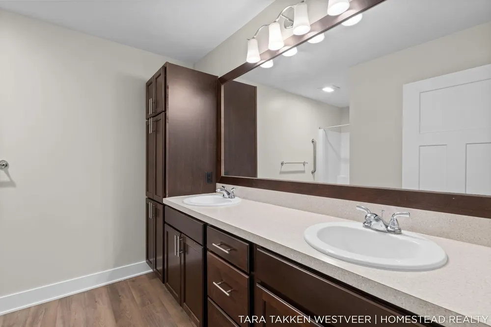 1266 S Village Circle Kalamazoo, MI 49009