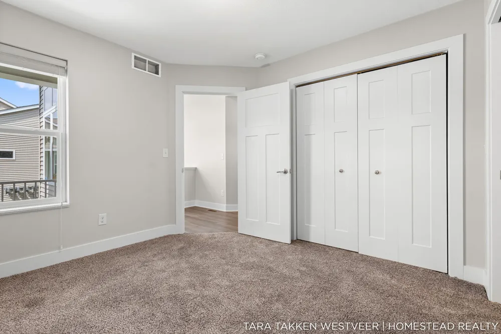 1266 S Village Circle Kalamazoo, MI 49009