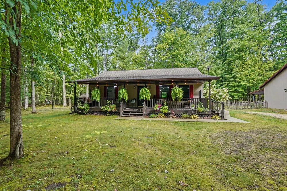 9051 S Trail Of The Lakes Lane Baldwin, MI 49304