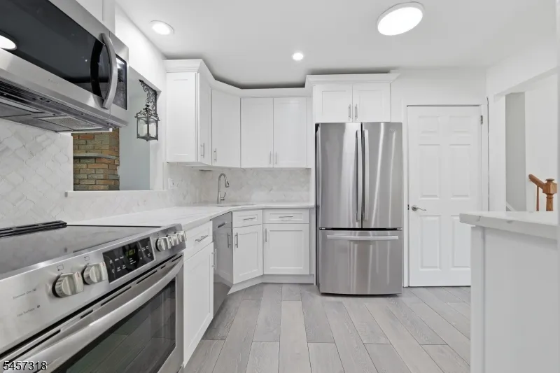 251 W Midland Paramus, NJ 07652