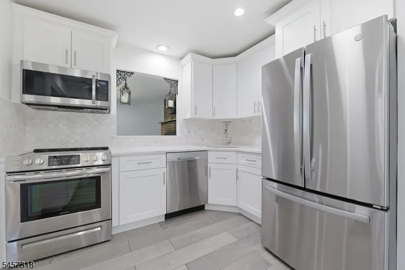 251 W Midland Paramus, NJ 07652