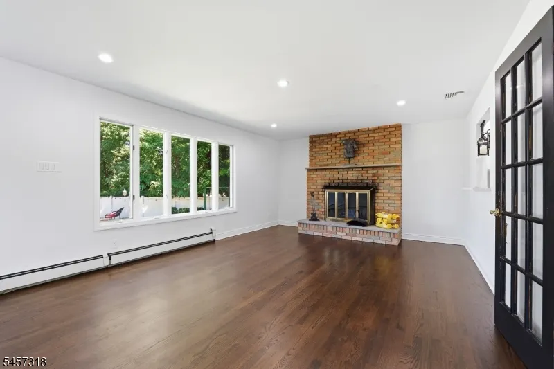 251 W Midland Paramus, NJ 07652