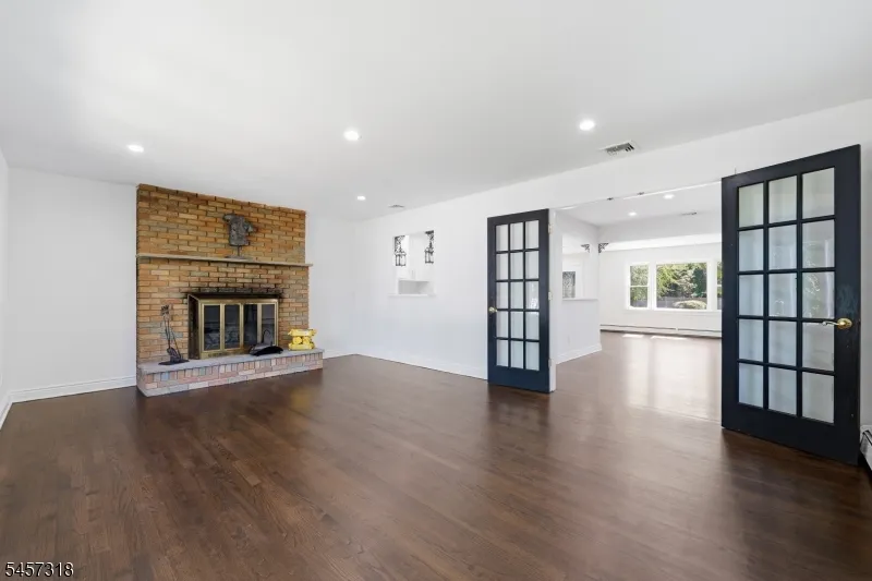 251 W Midland Paramus, NJ 07652