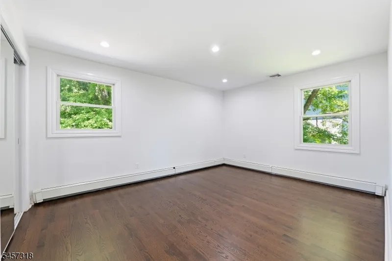 251 W Midland Paramus, NJ 07652