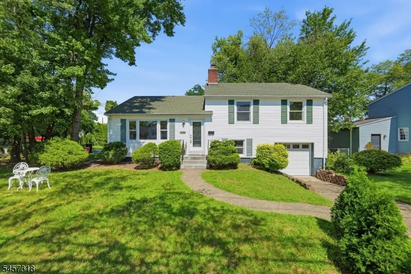 251 W Midland Paramus, NJ 07652