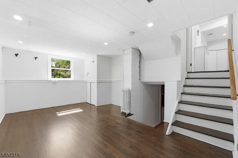 251 W Midland Paramus, NJ 07652