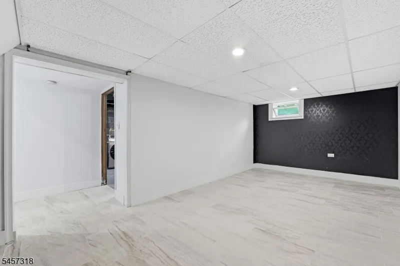251 W Midland Paramus, NJ 07652