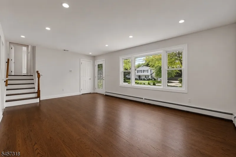 251 W Midland Paramus, NJ 07652