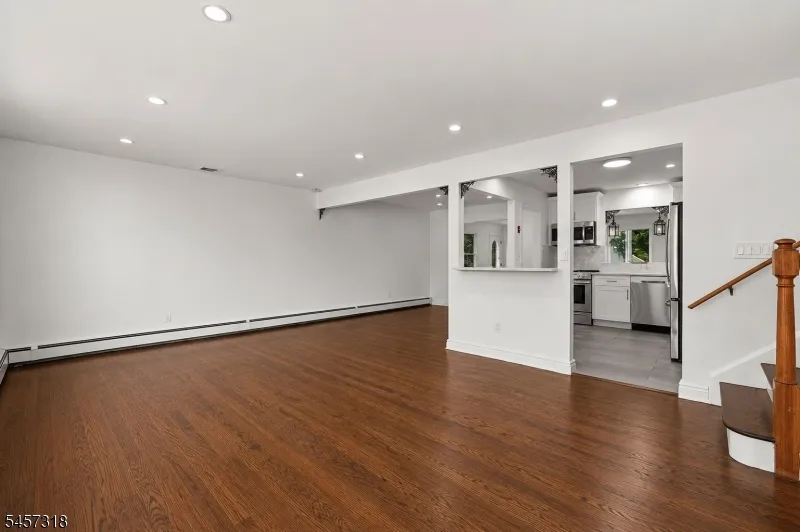 251 W Midland Paramus, NJ 07652
